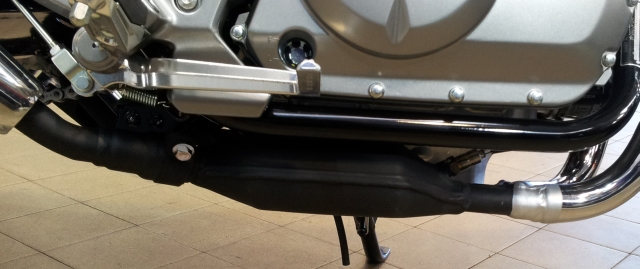 the lower part of the inazuma exhaust, plain black and rather flimsy